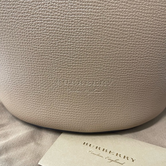 Burberry Bucket bag - Picture 3 of 7
